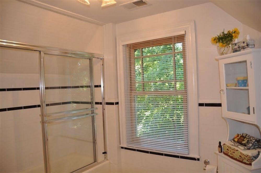 Wayne Bed & Breakfast Inn (Adults Only) Esterno foto